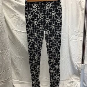 LuLaRoe Black and White Nordic Pattern Leggings